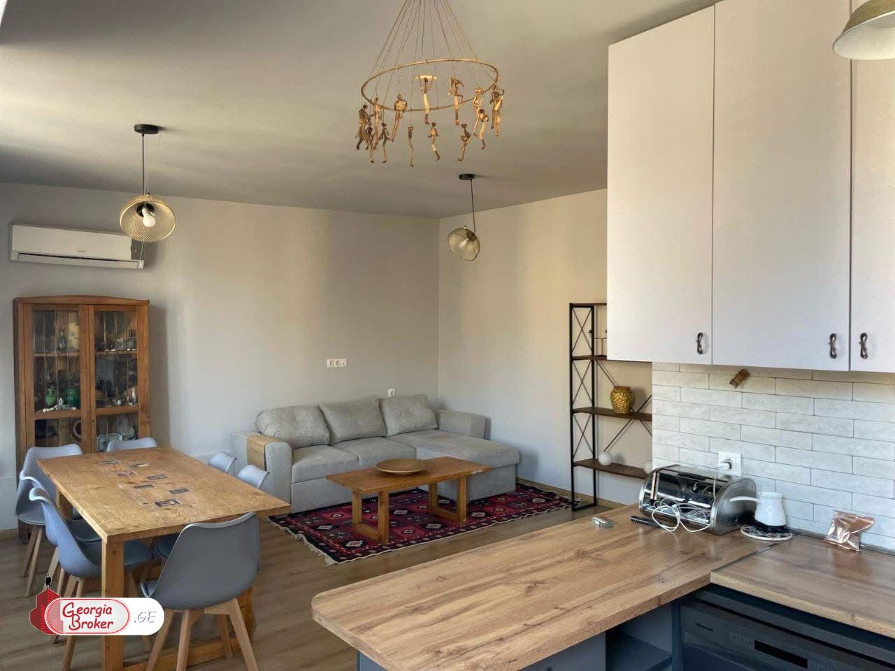 продается квартира с новым ремонтом 3-комнаты